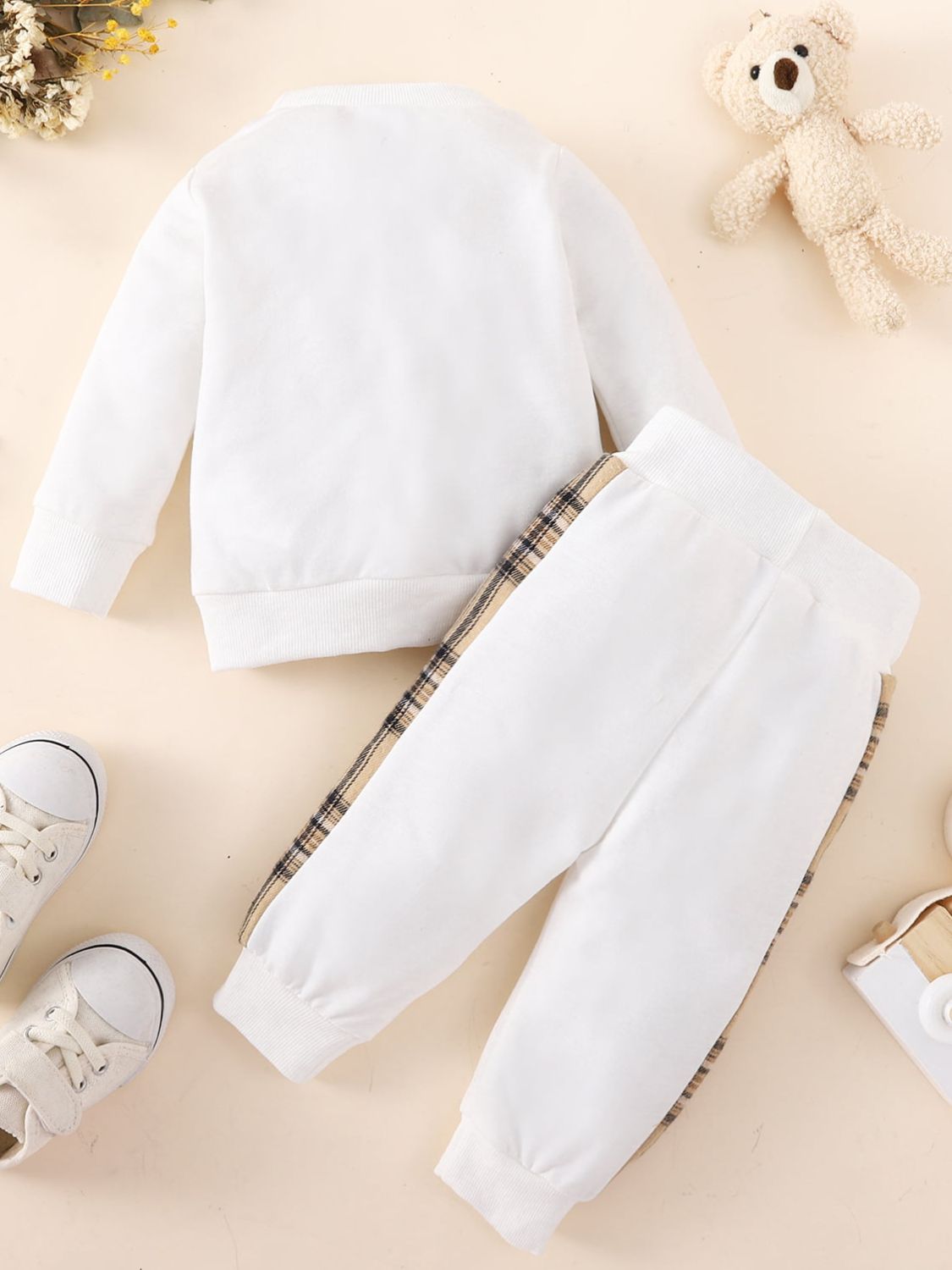 Baby Bear Graphic Sweatshirt and Joggers Set - DromedarShop.com Online Boutique