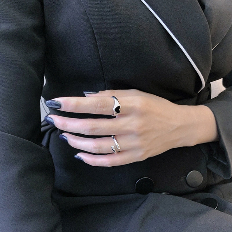 S925 Sterling Silver Black Heart Opening Women's Ring DromedarShop.com Online Boutique