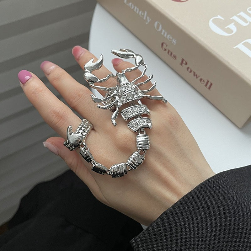 Scorpion Chain Ring - DromedarShop.com Online Boutique