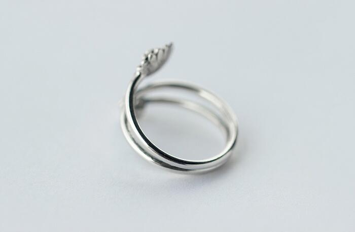 925 Sterling Silver Lotus Flower Ring DromedarShop.com Online Boutique