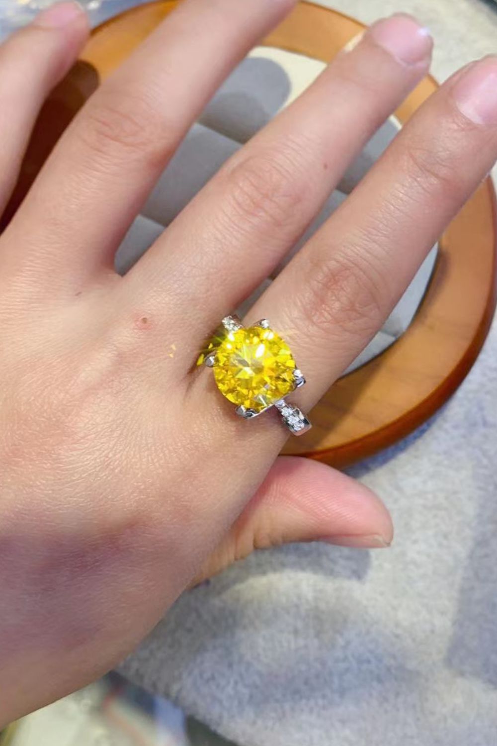 5 Carat Moissanite 925 Sterling Silver Ring in Banana Yellow - DromedarShop.com Online Boutique