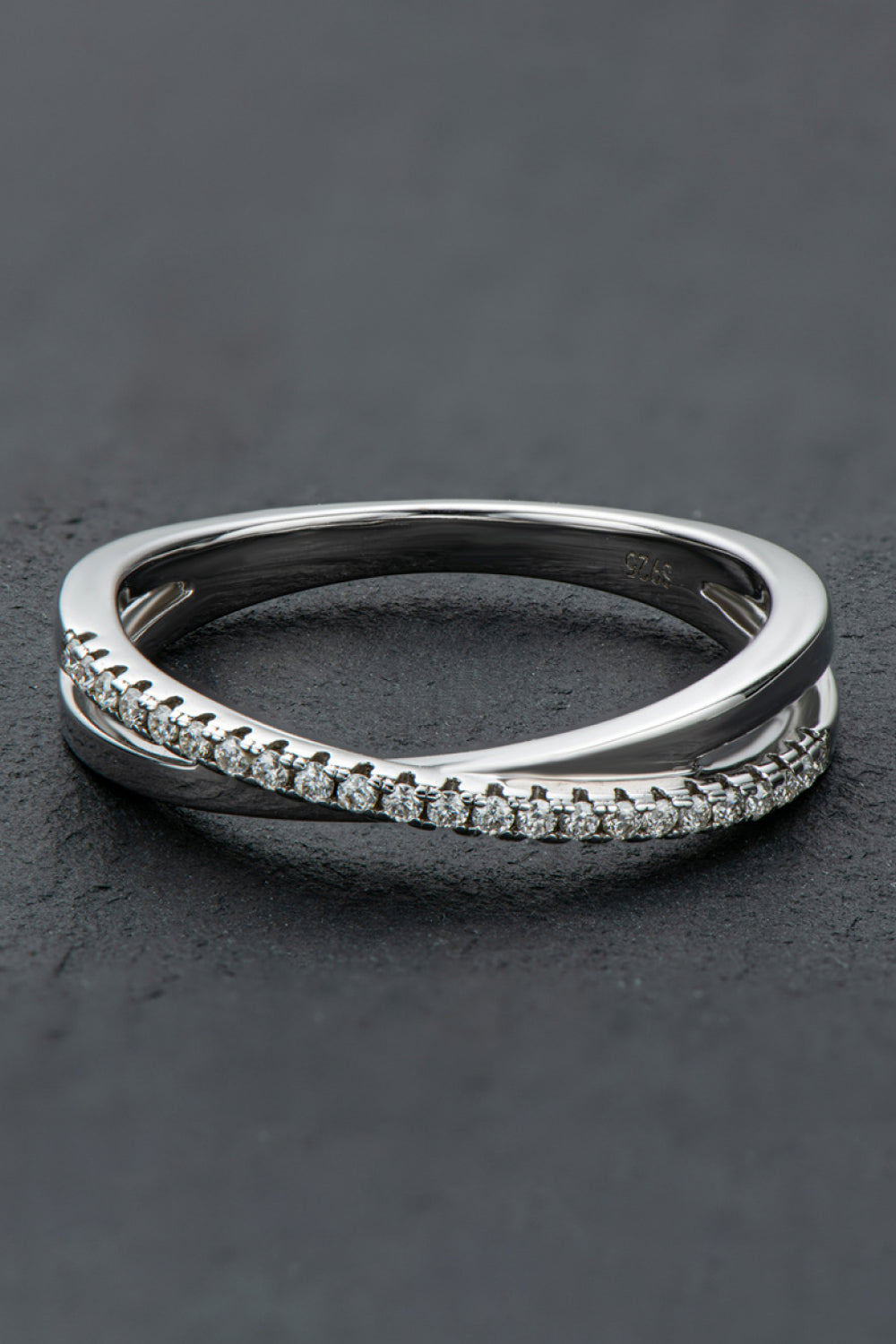 925 Sterling Silver Crisscross Moissanite Ring - DromedarShop.com Online Boutique