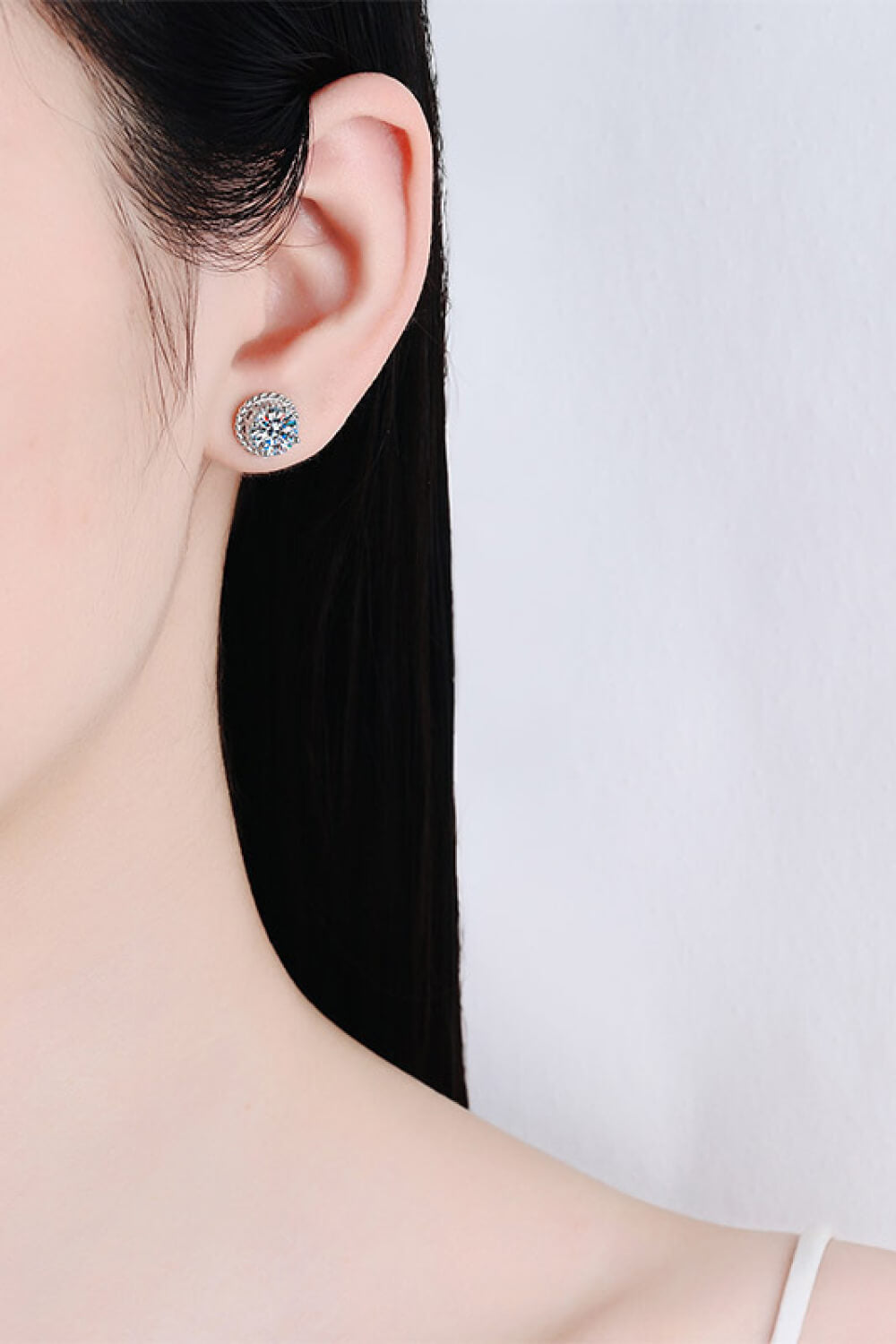 1 Carat Moissanite Rhodium-Plated Round Stud Earrings - DromedarShop.com Online Boutique