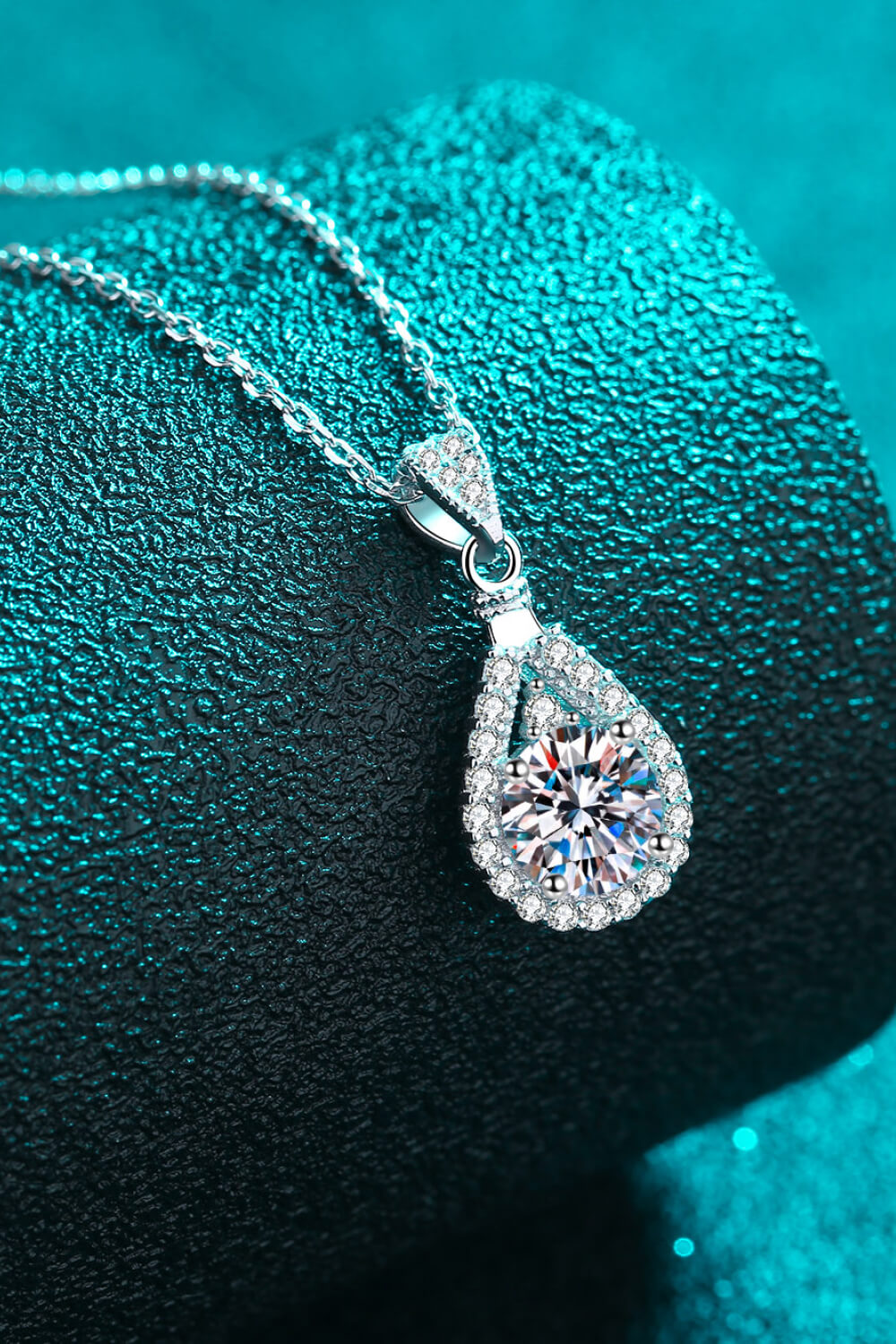 1 Carat Moissanite Teardrop Pendant Chain Necklace - DromedarShop.com Online Boutique