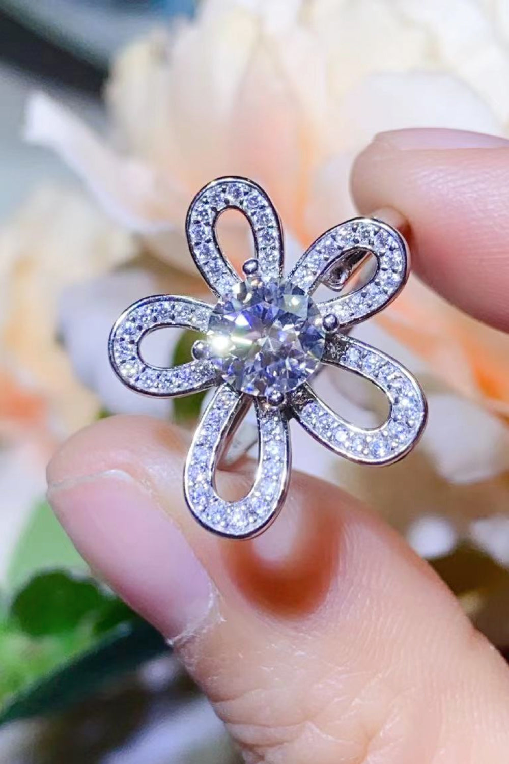 1 Carat Moissanite Flower-Shape Open Ring - DromedarShop.com Online Boutique