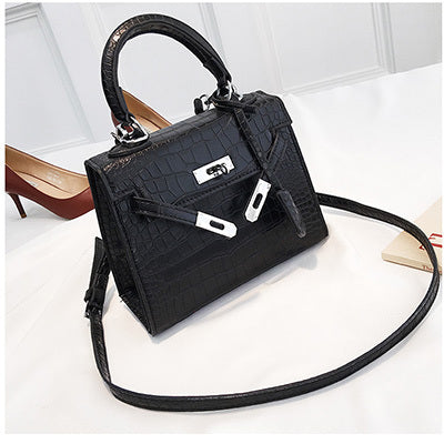 Women's Luxury Handbags High Quality vegan leather DromedarShop.com Online Boutique