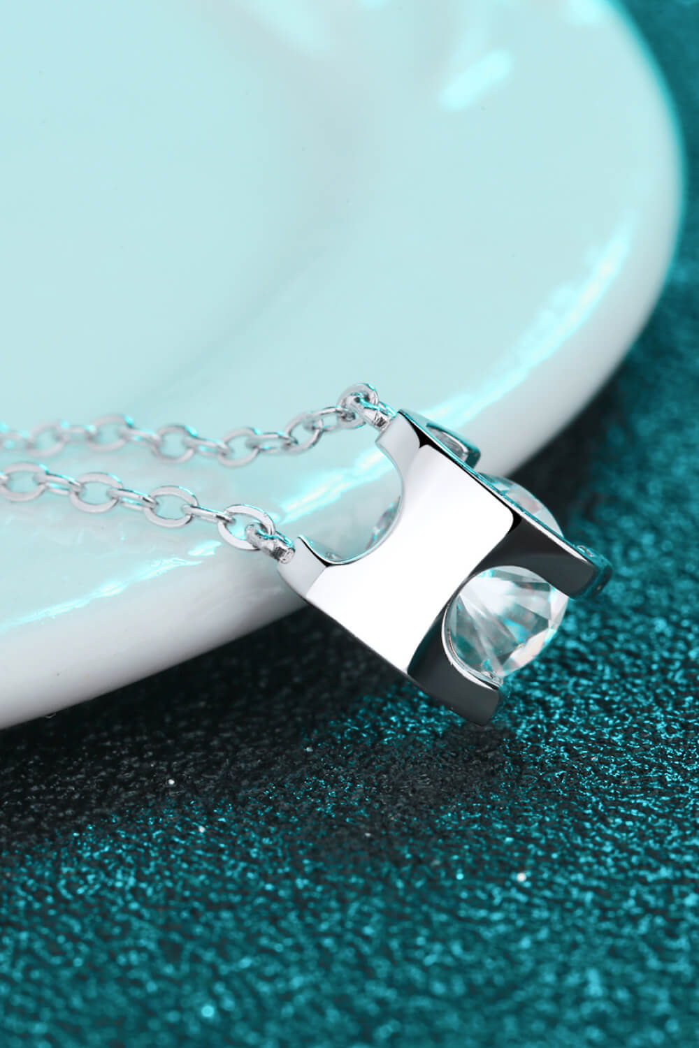 1 Carat Moissanite Chain Necklace - DromedarShop.com Online Boutique