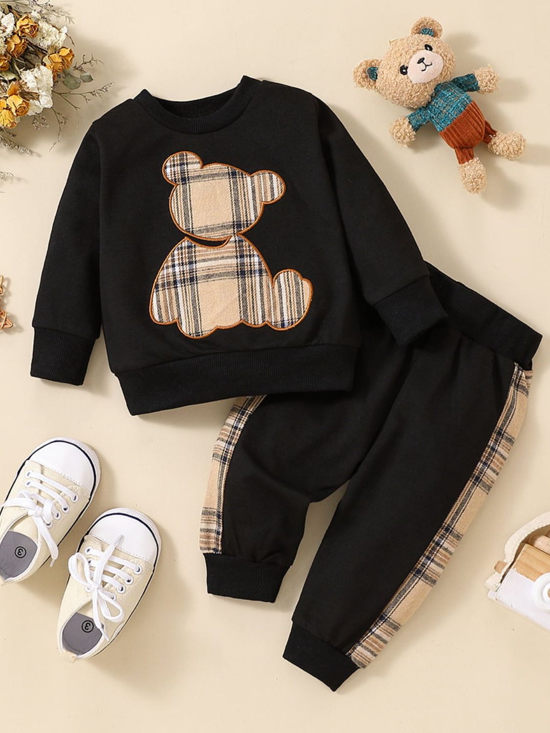 Baby Bear Graphic Sweatshirt and Joggers Set - DromedarShop.com Online Boutique