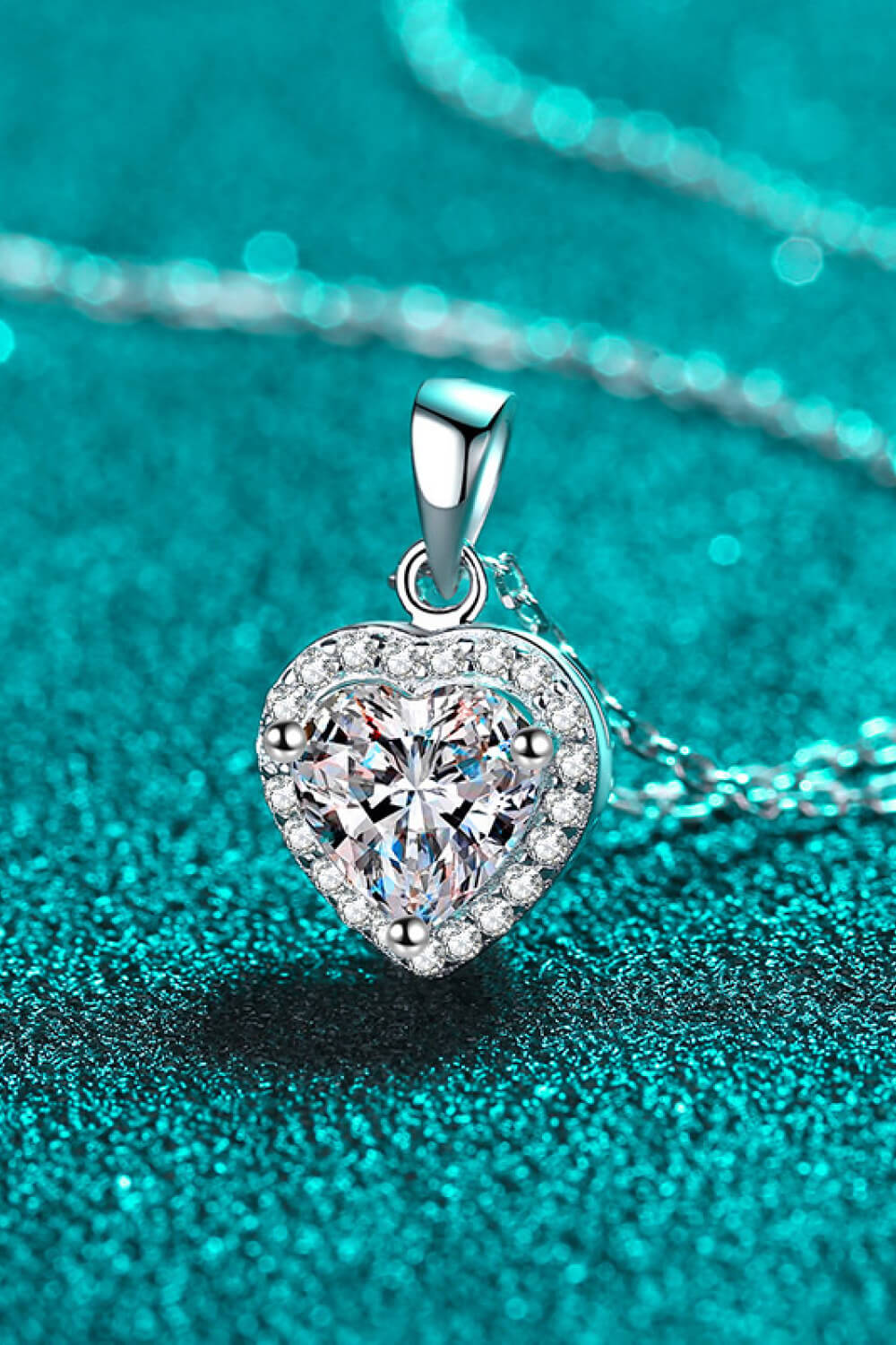 1 Carat Moissanite Heart Pendant Chain Necklace - DromedarShop.com Online Boutique