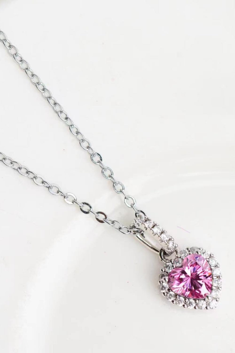 1 Carat Moissanite Heart Pendant Necklace - DromedarShop.com Online Boutique